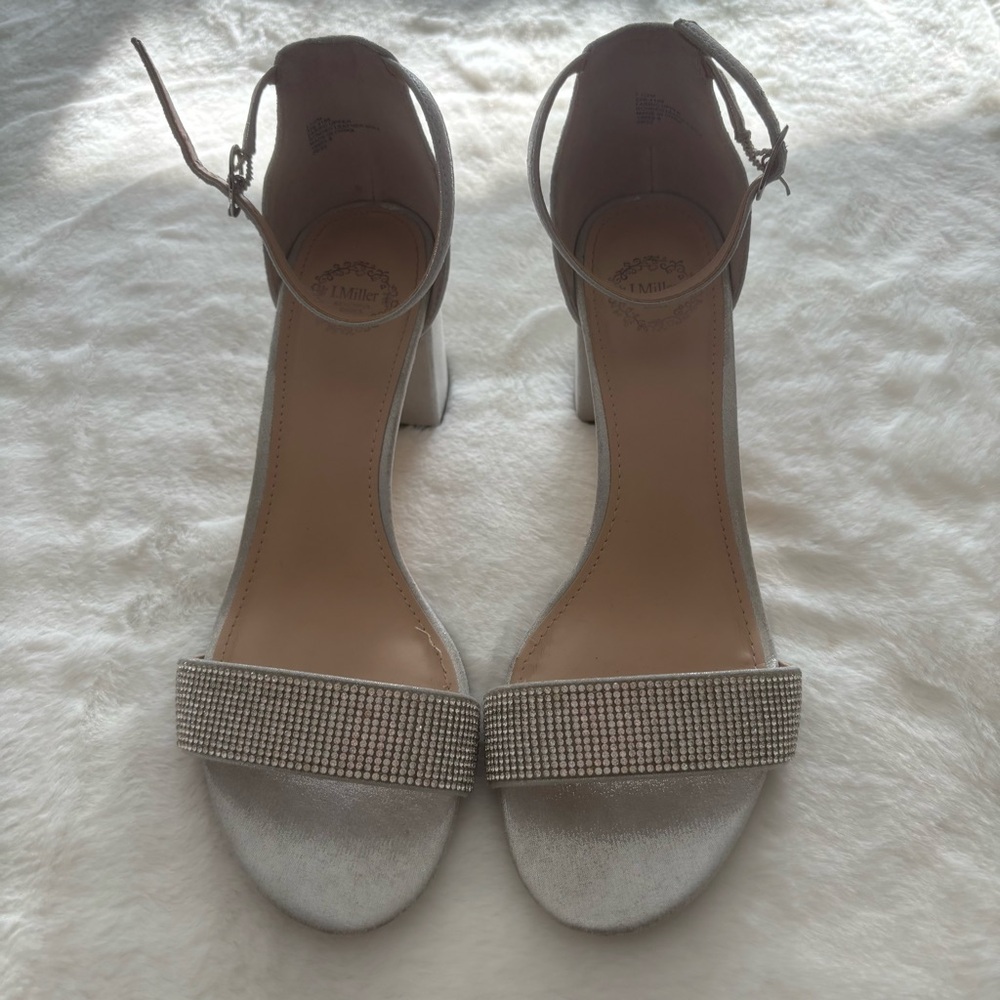 Elegant Silver Women's Sandals